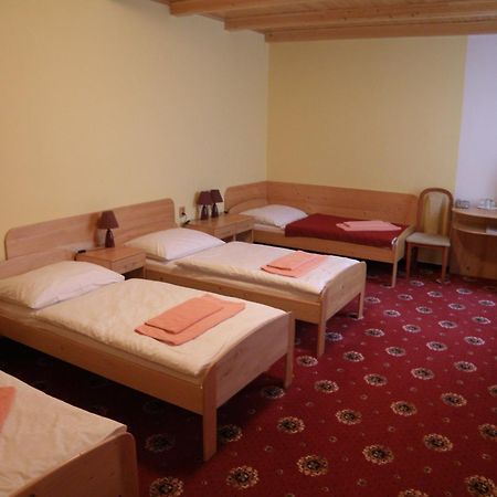 Sport-V-Hotel Hrotovice Luaran gambar