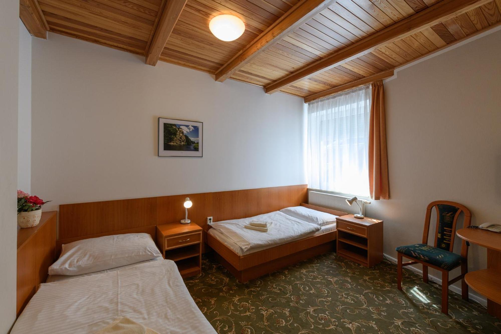 Sport-V-Hotel Hrotovice Luaran gambar