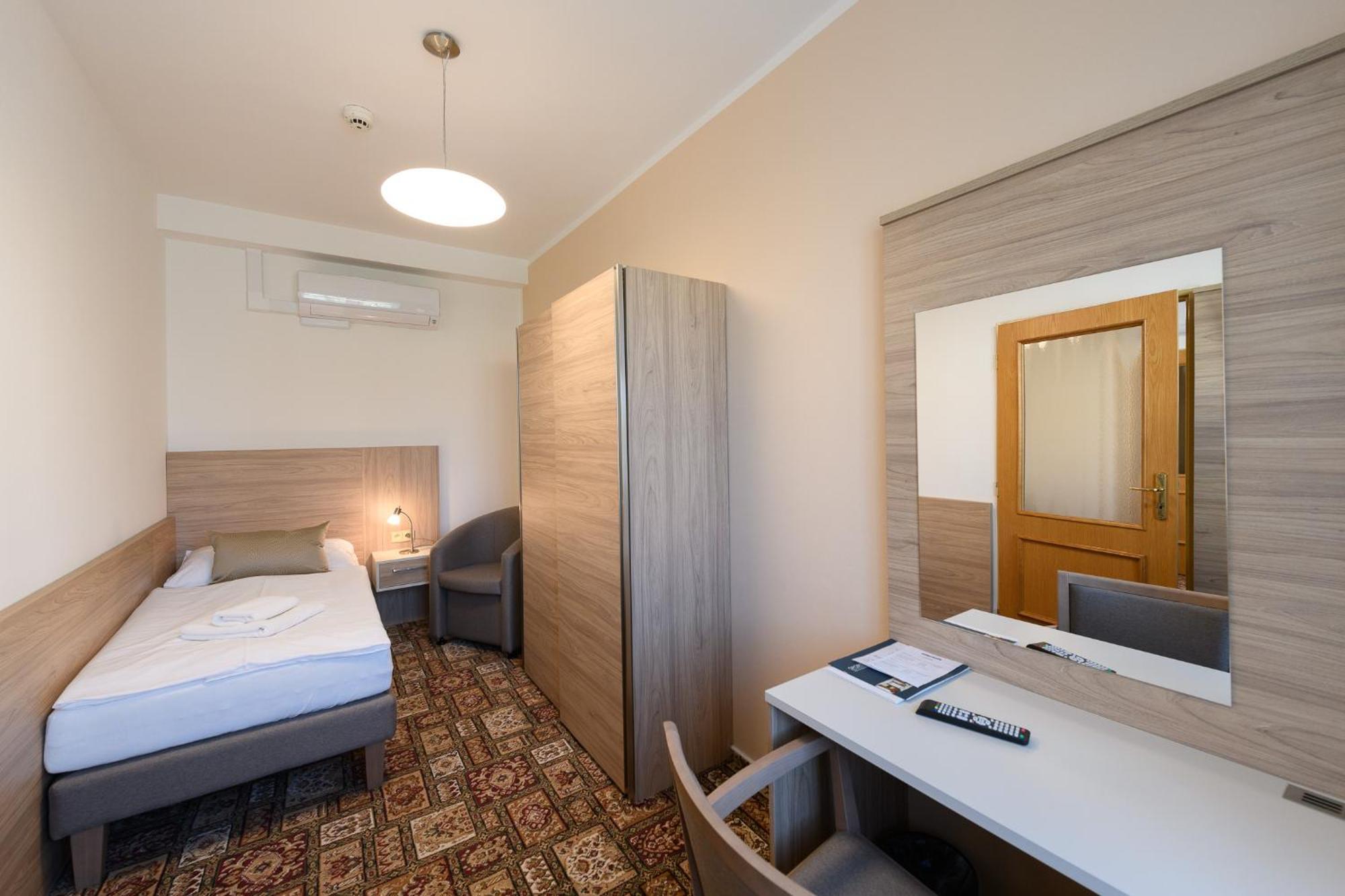 Sport-V-Hotel Hrotovice Luaran gambar