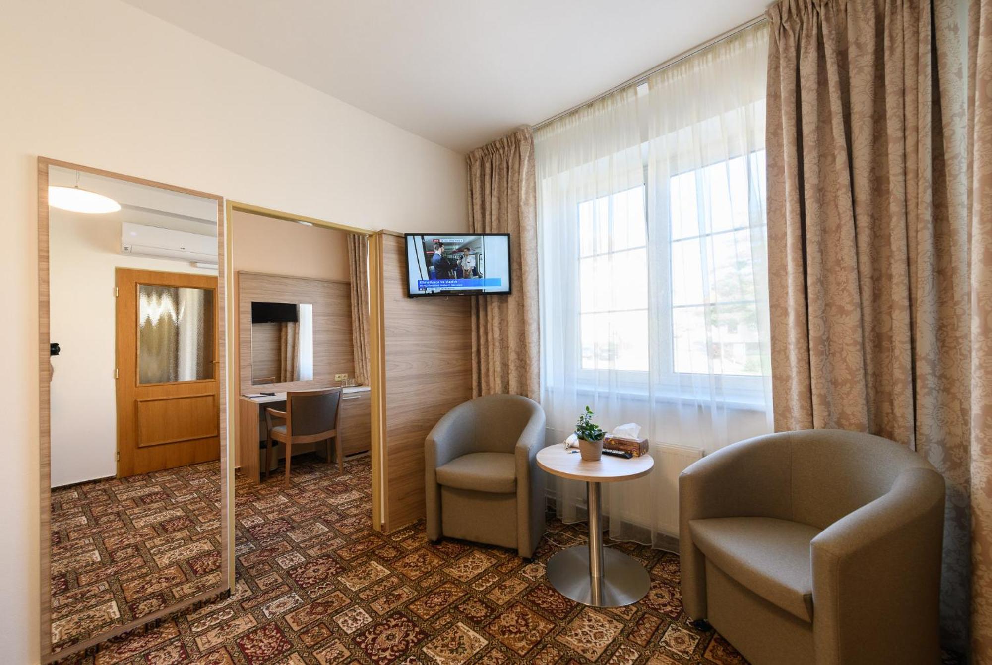 Sport-V-Hotel Hrotovice Luaran gambar
