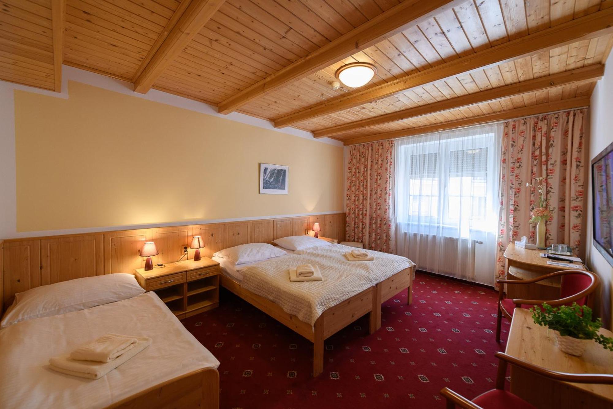 Sport-V-Hotel Hrotovice Luaran gambar
