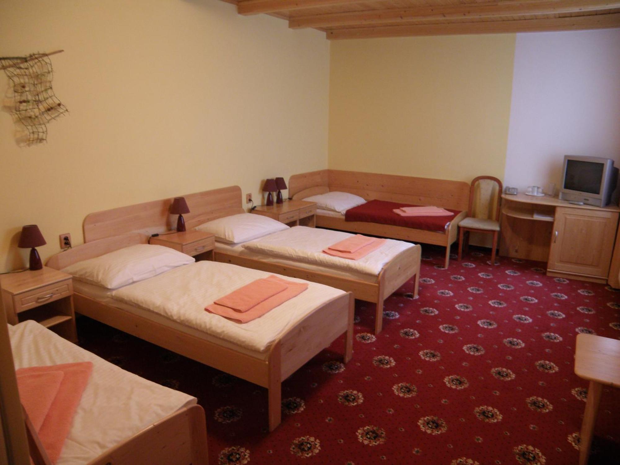 Sport-V-Hotel Hrotovice Luaran gambar
