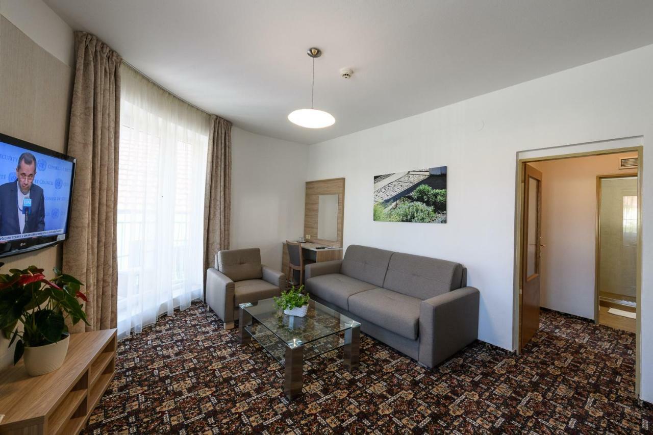Sport-V-Hotel Hrotovice Luaran gambar